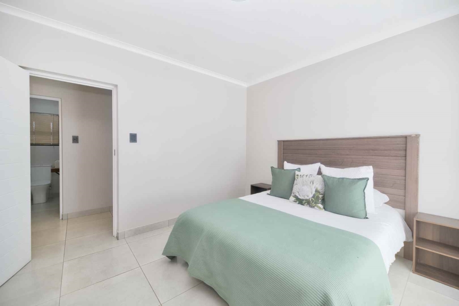 9 Bedroom Property for Sale in Westcliff Western Cape